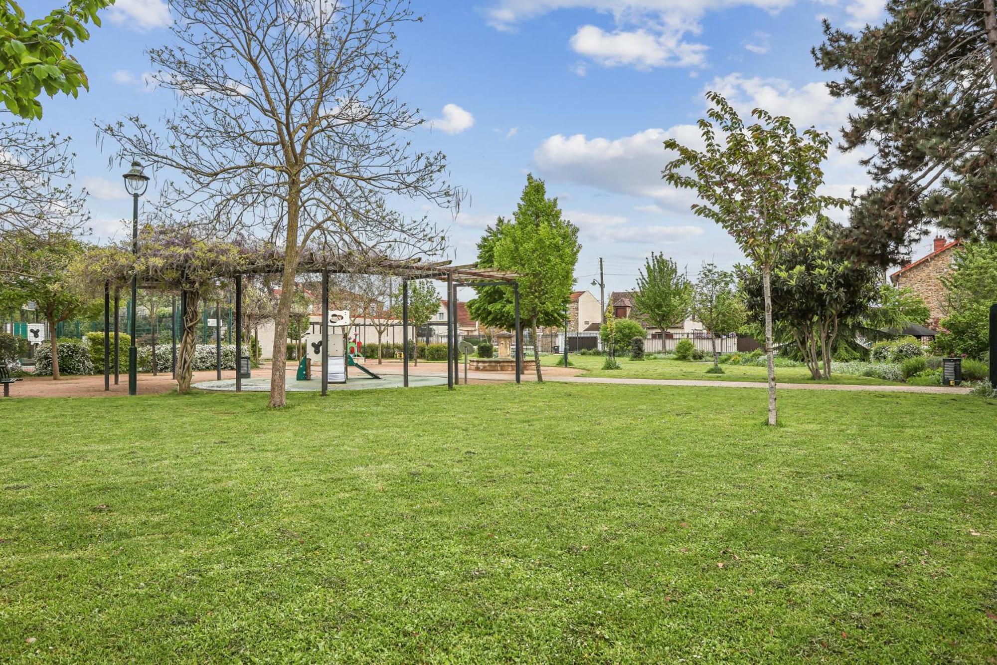 Comfortable Studio Dowtown Corbeil-Essonnes Esterno foto